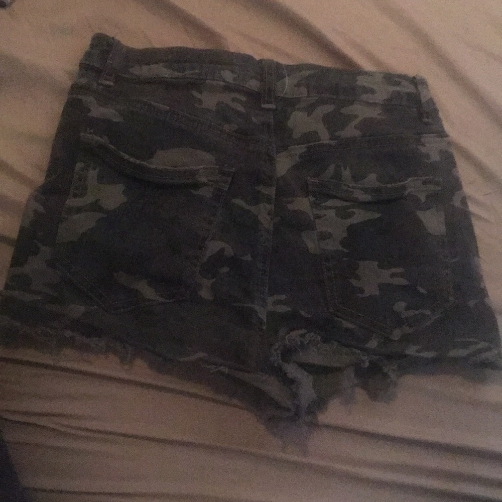 Shorts - Picture 2 of 2